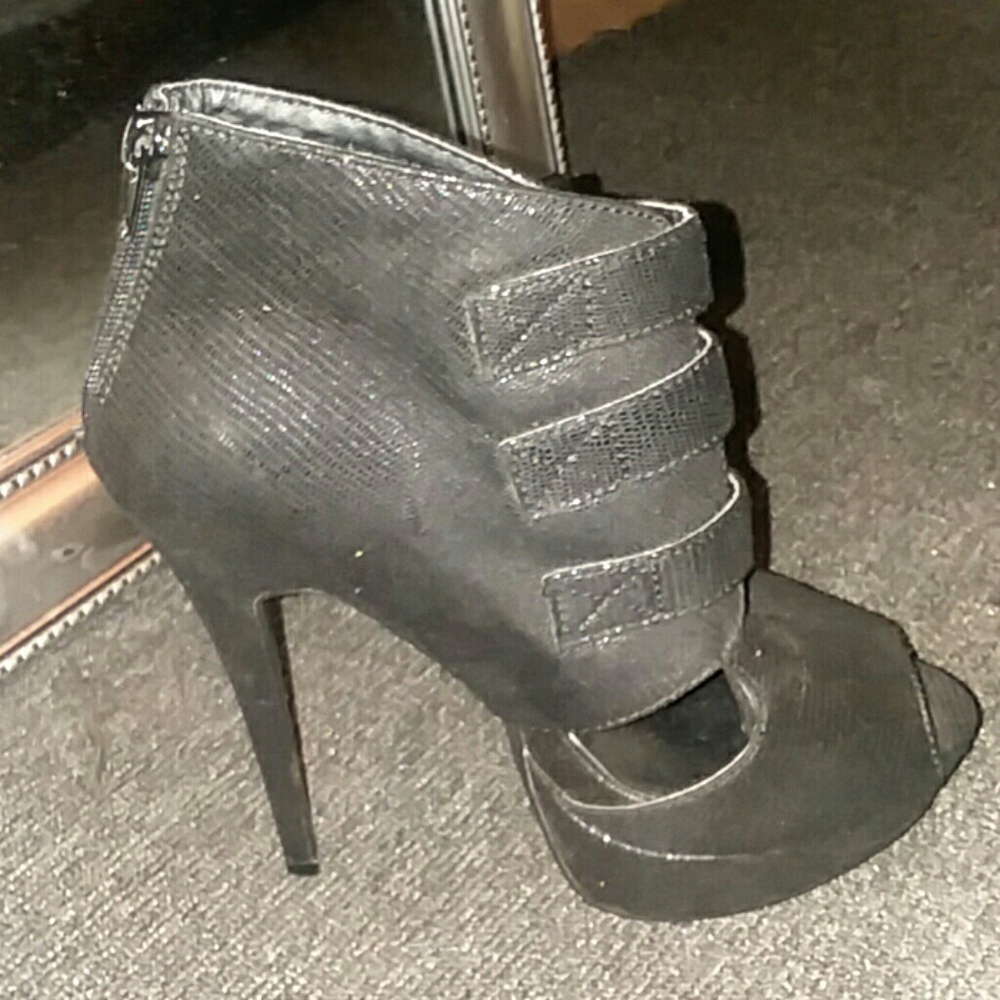 Black dayana stilettos